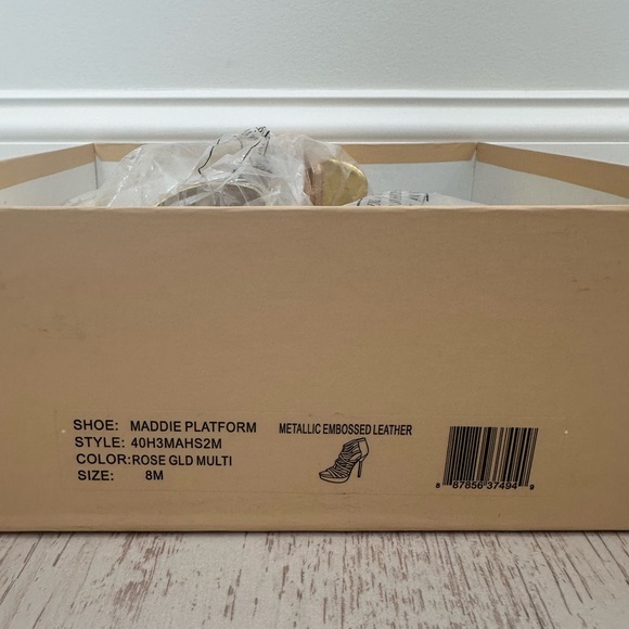 Michael Kors | Maddie Platform | Size 8 - Picture 9 of 10